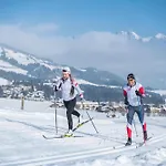 Chalet Moralee Mit Whirlpool In Kitzbuehel By One Villas בקתה