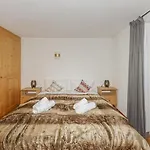 Chalet Moralee Mit Whirlpool In Kitzbuehel By One Villas בקתה