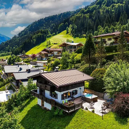 Mora-lodge By Alpine Host Helpers Chalet *
