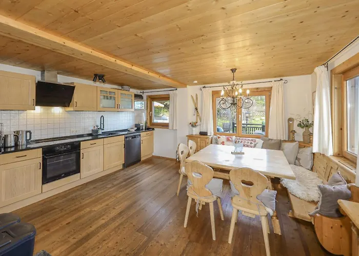 Chalet Moralee Kitzbuehel, Hot Tub & Alpenblick By One Villas شاليه كيتزبوهيل