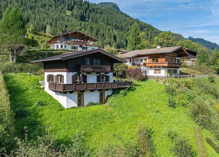 Chalet Moralee Kitzbuehel, Hot Tub & Alpenblick By One Villas *