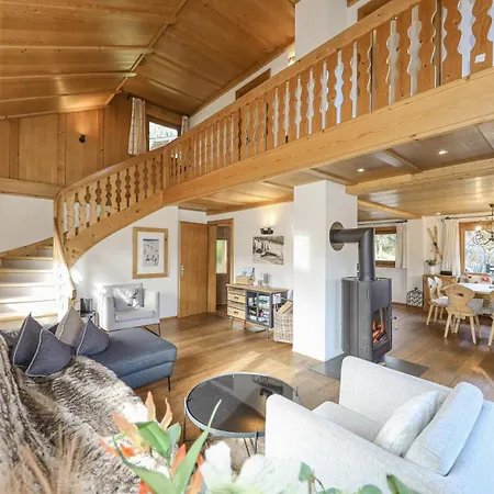 Chalet Moralee Mit Whirlpool In Kitzbuehel By One Villas 木屋
